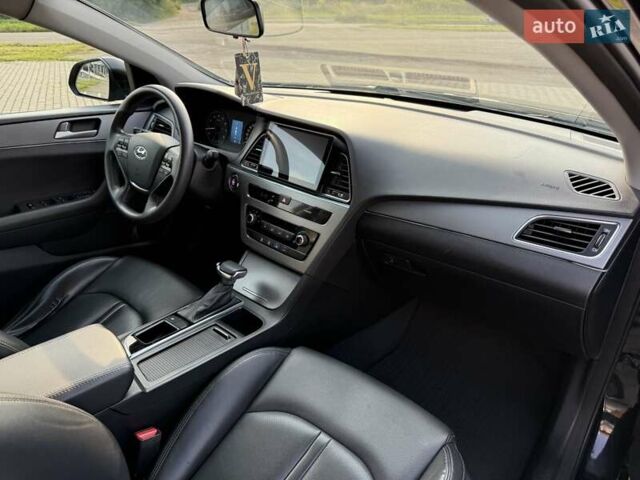 Черный Хендай Соната, объемом двигателя 2 л и пробегом 158 тыс. км за 9900 $, фото 28 на Automoto.ua