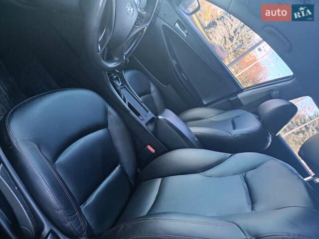 Хендай Соната 2014 у Полтаві на Automoto.ua Чорний Хендай Соната, об'ємом двигуна 2 л та пробігом 250 тис. км за 6499 $, фото 2 на Automoto.ua