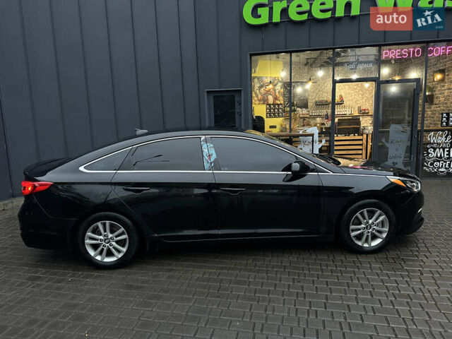 Черный Хендай Соната, объемом двигателя 2.36 л и пробегом 300 тыс. км за 9000 $, фото 4 на Automoto.ua