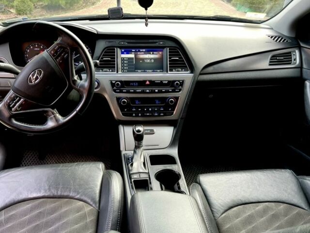 Черный Хендай Соната, объемом двигателя 2.4 л и пробегом 150 тыс. км за 12000 $, фото 14 на Automoto.ua