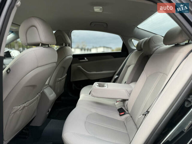 Хендай Соната 2014 у Ковель на Automoto.ua Чорний Хендай Соната, об'ємом двигуна 2.36 л та пробігом 215 тис. км за 10500 $, фото 57 на Automoto.ua
