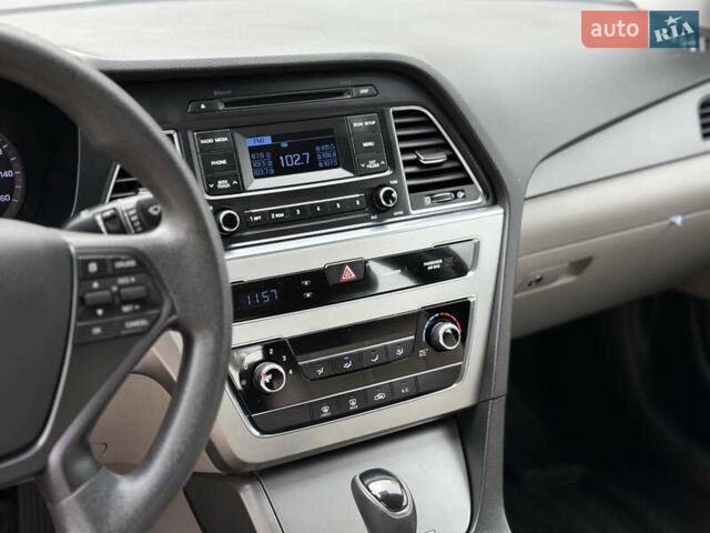 Хендай Соната 2014 у Ковель на Automoto.ua Чорний Хендай Соната, об'ємом двигуна 2.36 л та пробігом 215 тис. км за 10500 $, фото 23 на Automoto.ua