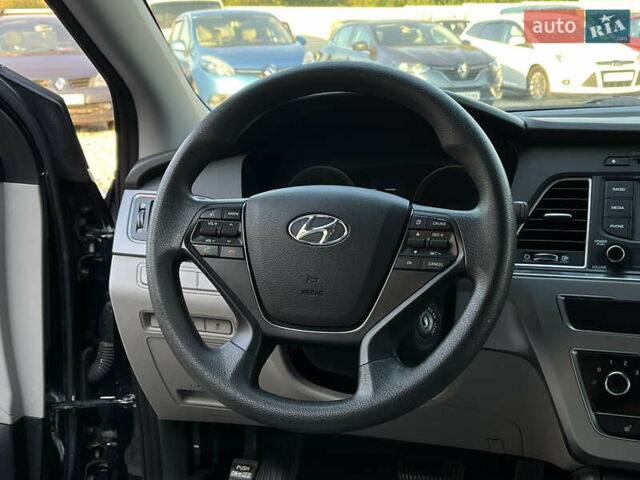 Черный Хендай Соната, объемом двигателя 2.36 л и пробегом 166 тыс. км за 10700 $, фото 14 на Automoto.ua