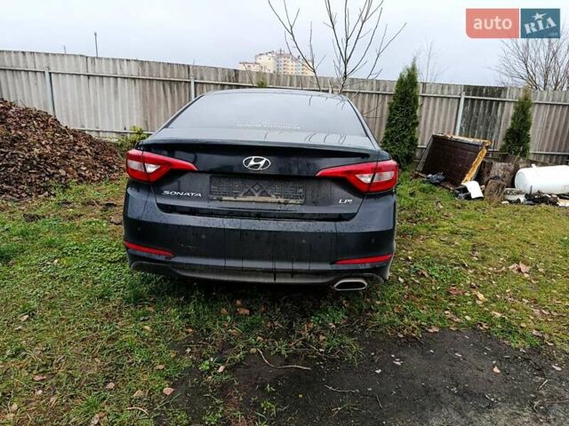 Чорний Хендай Соната, об'ємом двигуна 2 л та пробігом 218 тис. км за 5000 $, фото 5 на Automoto.ua