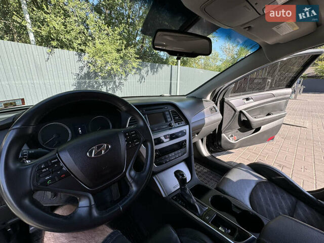 Черный Хендай Соната, объемом двигателя 2.36 л и пробегом 130 тыс. км за 10500 $, фото 14 на Automoto.ua
