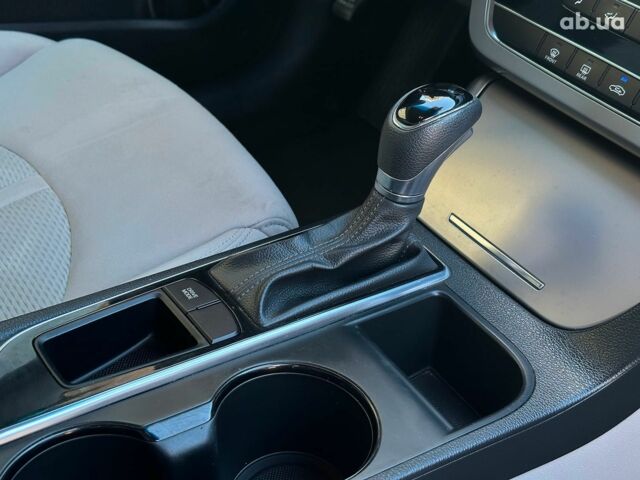 Черный Хендай Соната, объемом двигателя 2.4 л и пробегом 180 тыс. км за 9440 $, фото 21 на Automoto.ua