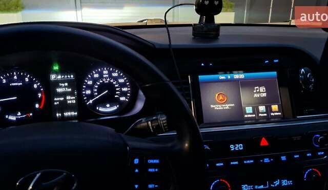 Черный Хендай Соната, объемом двигателя 2.36 л и пробегом 138 тыс. км за 10400 $, фото 28 на Automoto.ua