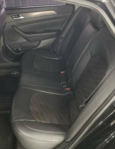 Черный Хендай Соната, объемом двигателя 2.36 л и пробегом 138 тыс. км за 10400 $, фото 40 на Automoto.ua