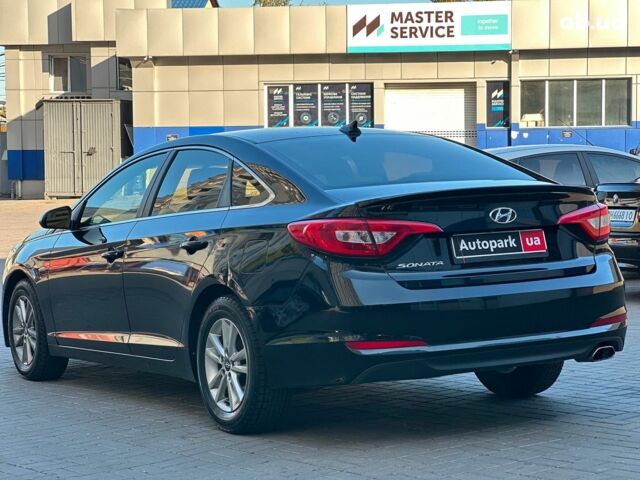Черный Хендай Соната, объемом двигателя 2.4 л и пробегом 180 тыс. км за 9440 $, фото 6 на Automoto.ua