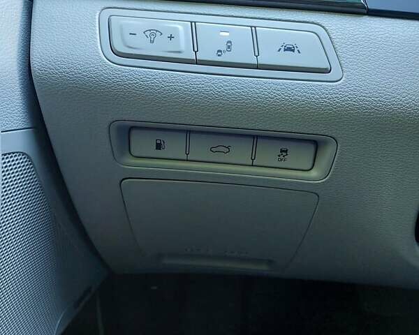 Черный Хендай Соната, объемом двигателя 2.36 л и пробегом 140 тыс. км за 12600 $, фото 39 на Automoto.ua