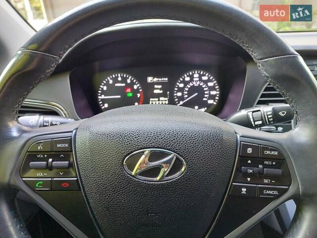 Черный Хендай Соната, объемом двигателя 2.36 л и пробегом 140 тыс. км за 12600 $, фото 40 на Automoto.ua