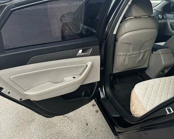 Черный Хендай Соната, объемом двигателя 2.36 л и пробегом 141 тыс. км за 10200 $, фото 9 на Automoto.ua