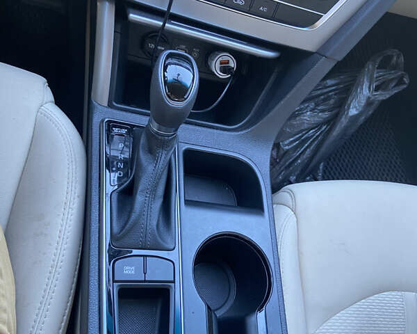 Черный Хендай Соната, объемом двигателя 2.36 л и пробегом 171 тыс. км за 9500 $, фото 8 на Automoto.ua