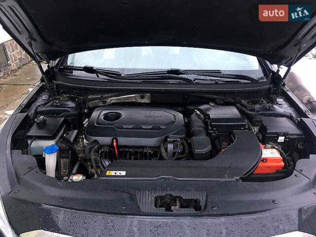 Чорний Хендай Соната, об'ємом двигуна 2.36 л та пробігом 260 тис. км за 9000 $, фото 8 на Automoto.ua