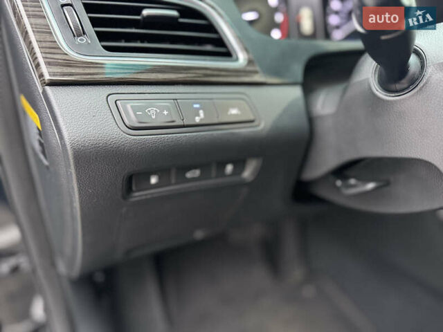 Черный Хендай Соната, объемом двигателя 2.4 л и пробегом 250 тыс. км за 10500 $, фото 26 на Automoto.ua