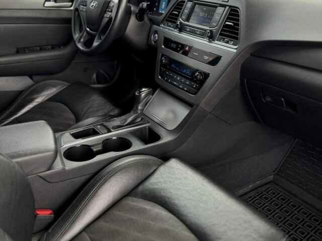 Чорний Хендай Соната, об'ємом двигуна 2.4 л та пробігом 145 тис. км за 9599 $, фото 12 на Automoto.ua