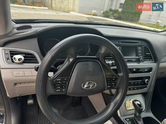 Черный Хендай Соната, объемом двигателя 2.36 л и пробегом 141 тыс. км за 10200 $, фото 8 на Automoto.ua