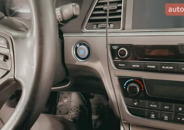 Черный Хендай Соната, объемом двигателя 2.36 л и пробегом 138 тыс. км за 10400 $, фото 34 на Automoto.ua