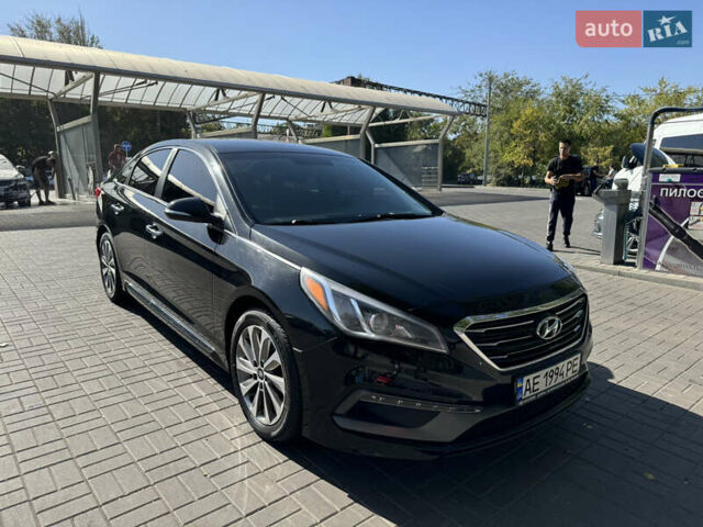 Черный Хендай Соната, объемом двигателя 2.36 л и пробегом 130 тыс. км за 10500 $, фото 4 на Automoto.ua