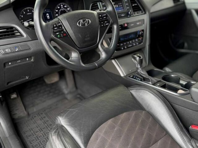Чорний Хендай Соната, об'ємом двигуна 2.4 л та пробігом 145 тис. км за 9599 $, фото 7 на Automoto.ua