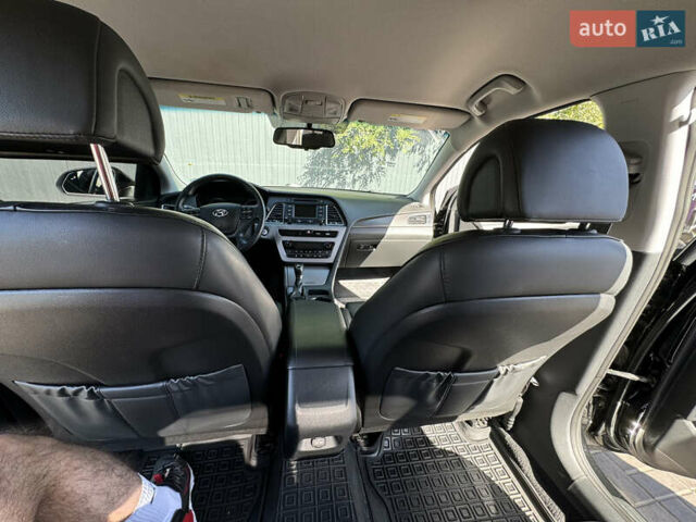 Черный Хендай Соната, объемом двигателя 2.36 л и пробегом 130 тыс. км за 10500 $, фото 23 на Automoto.ua