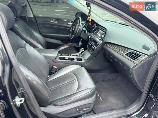 Черный Хендай Соната, объемом двигателя 2.4 л и пробегом 250 тыс. км за 10500 $, фото 13 на Automoto.ua