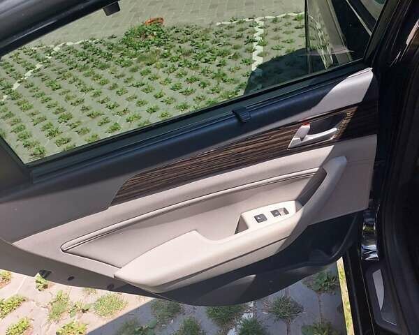 Черный Хендай Соната, объемом двигателя 2.36 л и пробегом 140 тыс. км за 12600 $, фото 29 на Automoto.ua