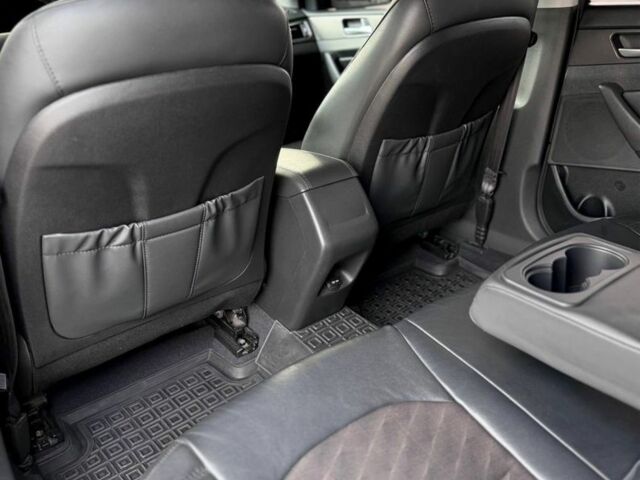 Чорний Хендай Соната, об'ємом двигуна 2.4 л та пробігом 145 тис. км за 9599 $, фото 10 на Automoto.ua