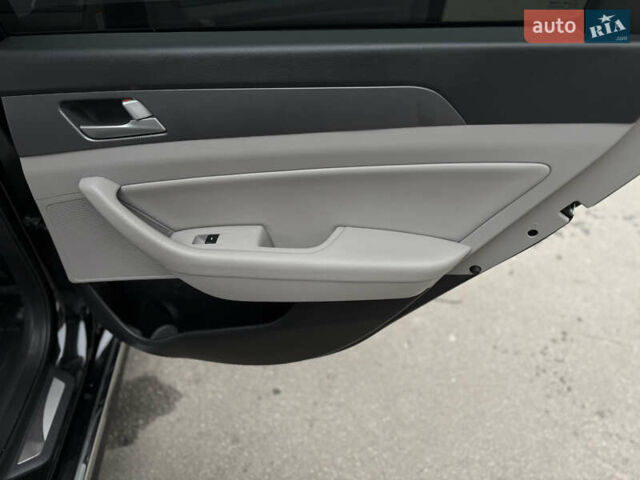 Черный Хендай Соната, объемом двигателя 2 л и пробегом 117 тыс. км за 13500 $, фото 22 на Automoto.ua