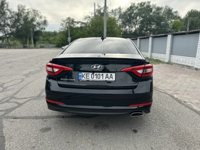 Черный Хендай Соната, объемом двигателя 2.4 л и пробегом 139 тыс. км за 10500 $, фото 6 на Automoto.ua