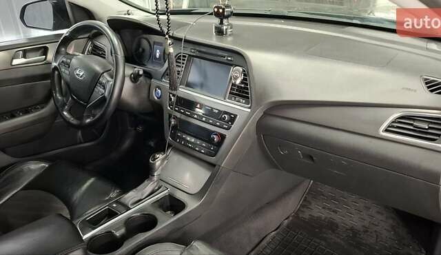 Черный Хендай Соната, объемом двигателя 2.36 л и пробегом 138 тыс. км за 10400 $, фото 45 на Automoto.ua