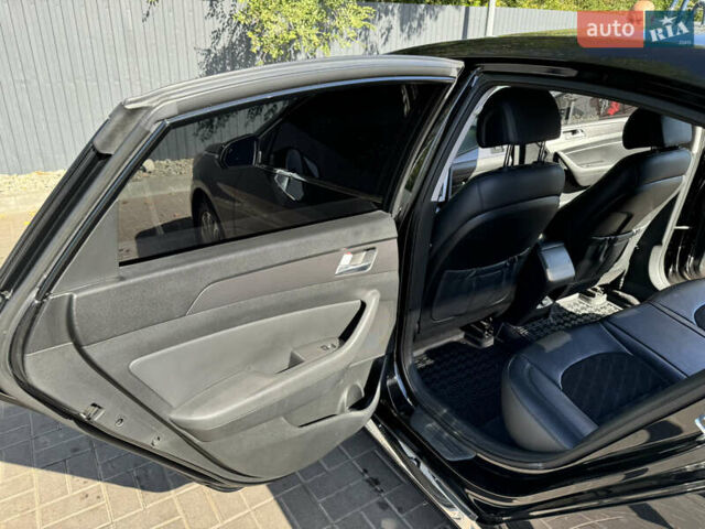 Черный Хендай Соната, объемом двигателя 2.36 л и пробегом 130 тыс. км за 10500 $, фото 21 на Automoto.ua