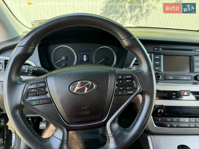 Черный Хендай Соната, объемом двигателя 2.36 л и пробегом 130 тыс. км за 10500 $, фото 10 на Automoto.ua