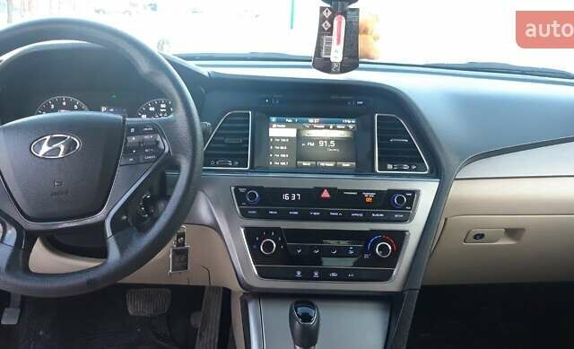 Чорний Хендай Соната, об'ємом двигуна 2.36 л та пробігом 105 тис. км за 8950 $, фото 3 на Automoto.ua