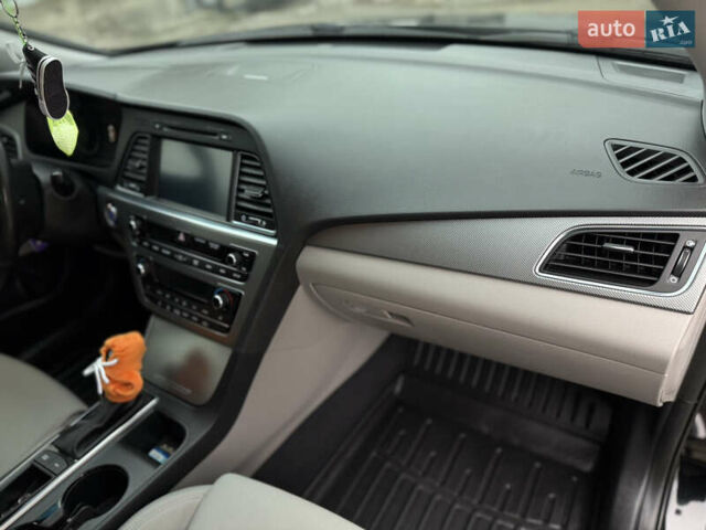 Черный Хендай Соната, объемом двигателя 2 л и пробегом 117 тыс. км за 13500 $, фото 30 на Automoto.ua