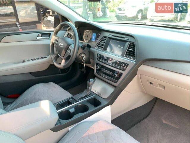 Черный Хендай Соната, объемом двигателя 2.4 л и пробегом 256 тыс. км за 10500 $, фото 5 на Automoto.ua