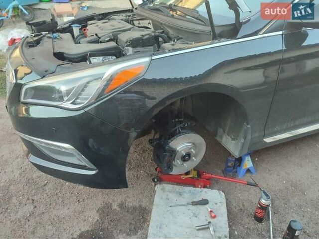 Чорний Хендай Соната, об'ємом двигуна 2.36 л та пробігом 150 тис. км за 10700 $, фото 2 на Automoto.ua
