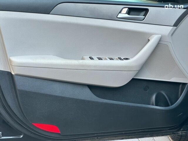 Черный Хендай Соната, объемом двигателя 2.4 л и пробегом 180 тыс. км за 9440 $, фото 9 на Automoto.ua