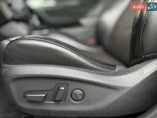 Чорний Хендай Соната, об'ємом двигуна 2.36 л та пробігом 145 тис. км за 9799 $, фото 30 на Automoto.ua