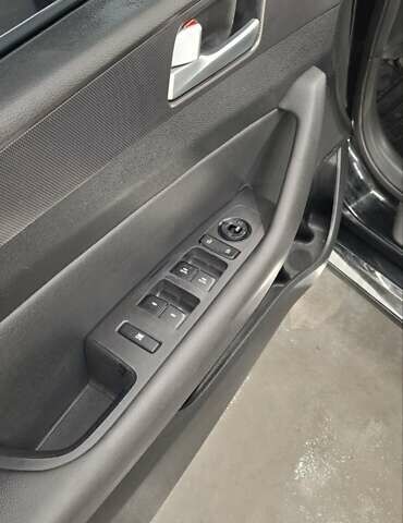 Черный Хендай Соната, объемом двигателя 2.36 л и пробегом 138 тыс. км за 10400 $, фото 38 на Automoto.ua