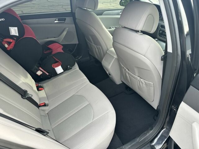 Черный Хендай Соната, объемом двигателя 2.4 л и пробегом 139 тыс. км за 10500 $, фото 11 на Automoto.ua