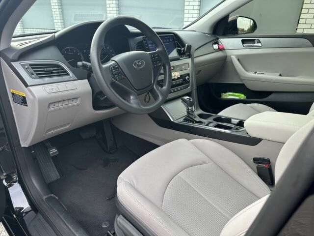 Черный Хендай Соната, объемом двигателя 2.4 л и пробегом 139 тыс. км за 10500 $, фото 20 на Automoto.ua