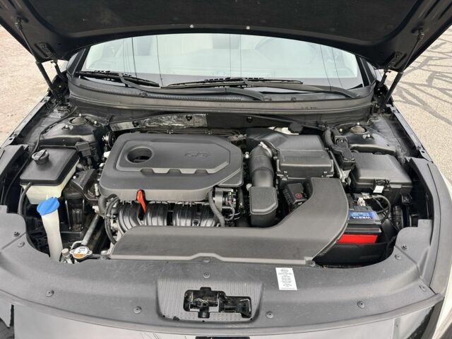 Черный Хендай Соната, объемом двигателя 2.4 л и пробегом 139 тыс. км за 10500 $, фото 17 на Automoto.ua