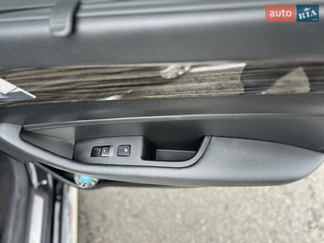 Черный Хендай Соната, объемом двигателя 2.4 л и пробегом 250 тыс. км за 10500 $, фото 15 на Automoto.ua