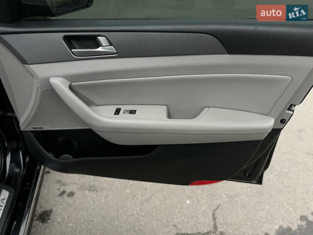 Черный Хендай Соната, объемом двигателя 2 л и пробегом 117 тыс. км за 13500 $, фото 21 на Automoto.ua