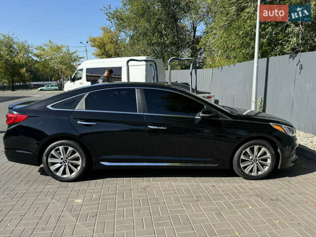 Черный Хендай Соната, объемом двигателя 2.36 л и пробегом 130 тыс. км за 10500 $, фото 3 на Automoto.ua