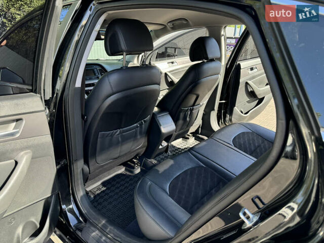 Черный Хендай Соната, объемом двигателя 2.36 л и пробегом 130 тыс. км за 10500 $, фото 20 на Automoto.ua