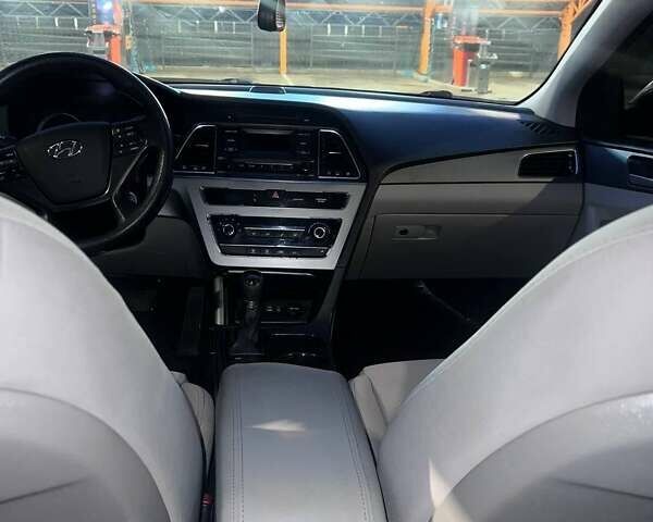 Черный Хендай Соната, объемом двигателя 2.36 л и пробегом 240 тыс. км за 8500 $, фото 14 на Automoto.ua