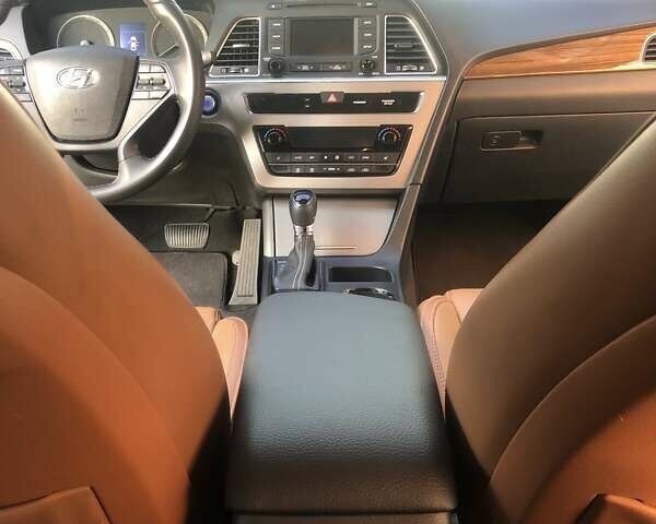 Чорний Хендай Соната, об'ємом двигуна 2.36 л та пробігом 150 тис. км за 10700 $, фото 14 на Automoto.ua