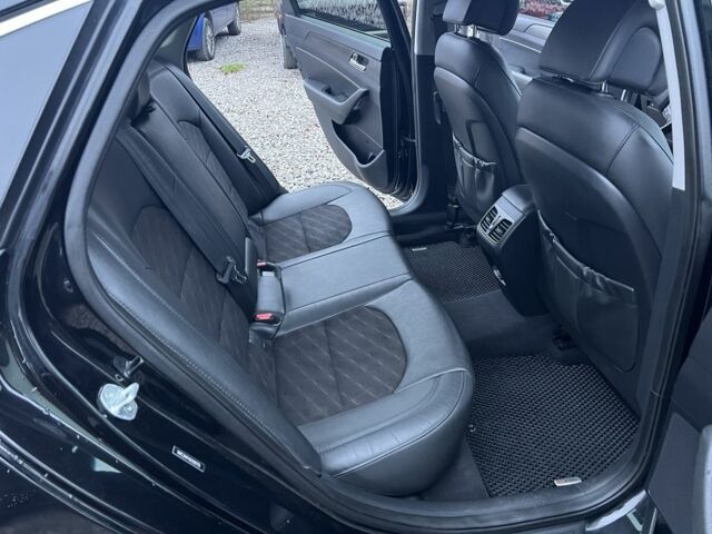 Черный Хендай Соната, объемом двигателя 2.4 л и пробегом 152 тыс. км за 9450 $, фото 2 на Automoto.ua